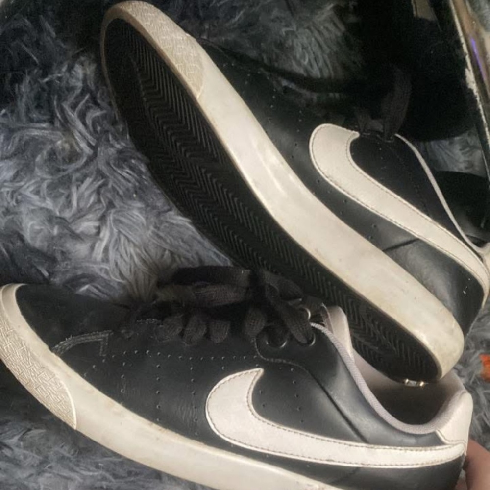 Nikes women’s shoes